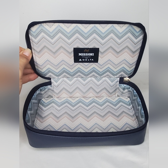 Missoni Luxury Kits Case Exclusive For Delta Air- amenity Kits - Picture 3 of 13